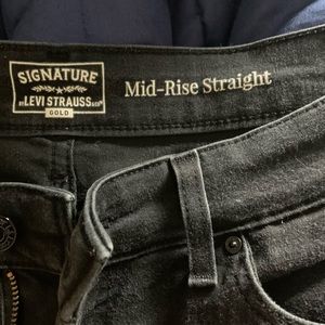 Levi’s Signature Mid-Rise Straight